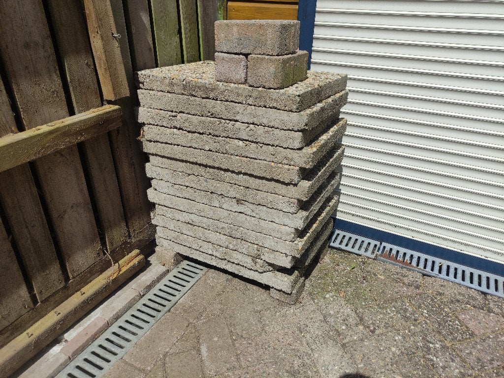Grindtegels 4,5m2  | 19 stuks | GRATIS, Tuin en Terras, Gebruikt, Ophalen of Verzenden, Minder dan 5 m², Beton