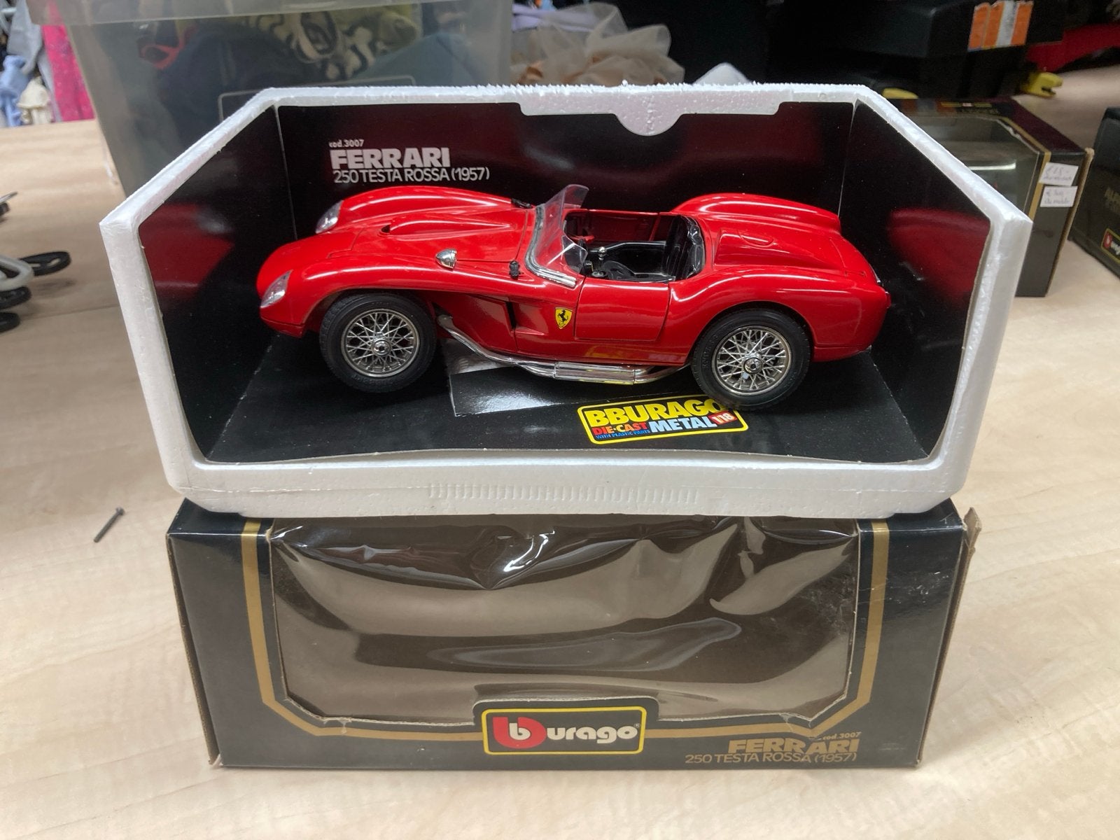 119 Bburago Ferrari 250 Testa Rossa (1957) Die-Cast 1/18, Ophalen, Zo goed als nieuw, Auto, Bburago