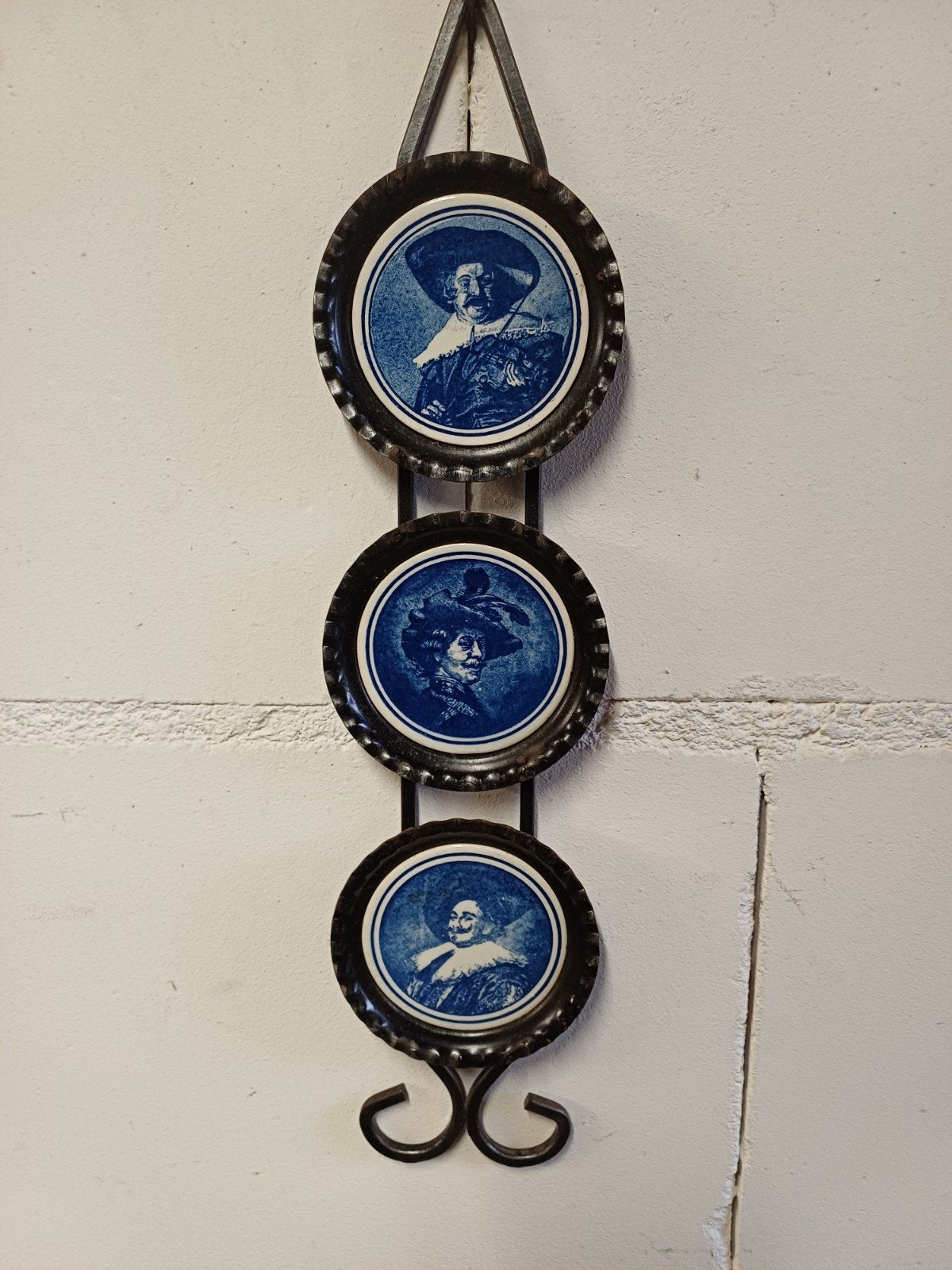 Vintage Wanddecoratie: Drie Delfts Blauwe Portretten, Ophalen of Verzenden