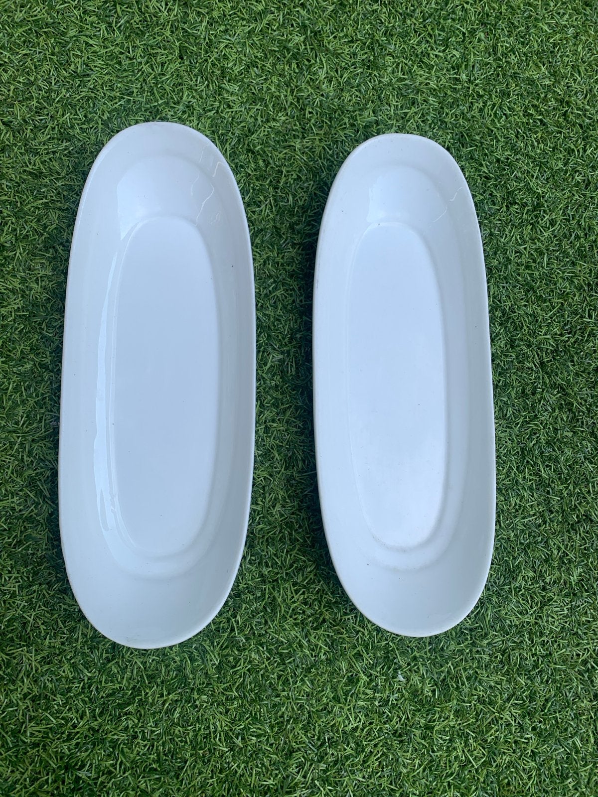Set van 2 ovale witte schalen - Ideaal voor hapjes, Huis en Inrichting, Keramiek, Ophalen of Verzenden, Modern, Schaal of Schalen