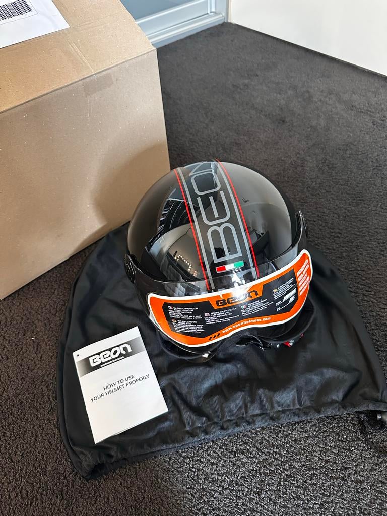 Nieuwe scooterhelm Beon glans zwart, Ophalen of Verzenden, Nieuw