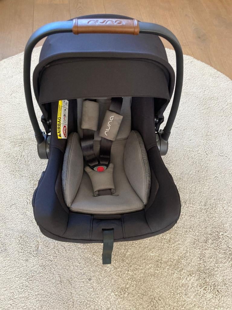 Nuna Autostoel PIPA next Caviar + Isofix 360 Base Next, Gebruikt, Isofix, 0 t/m 13 kg, Ophalen