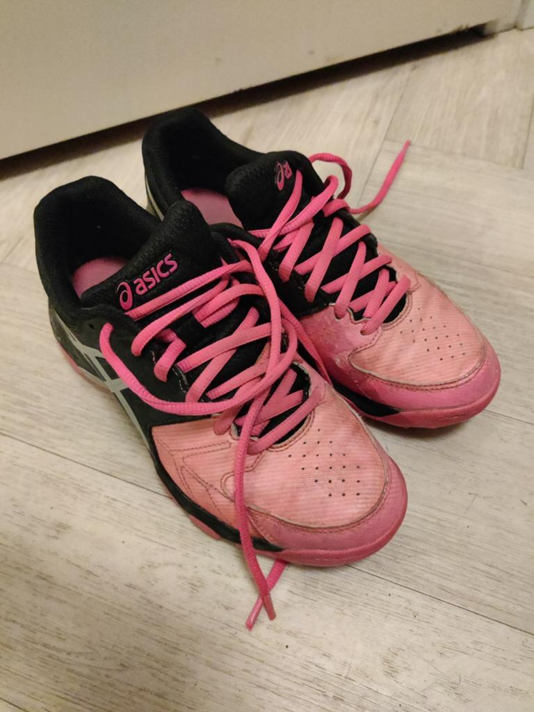 Hockeyschoenen Asics maat 37, Sport en Fitness, Hockey, Ophalen, Schoenen