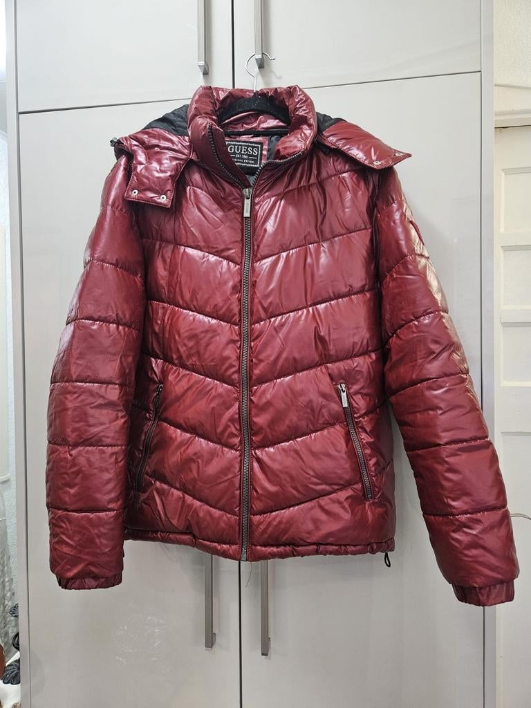 Guess jas maat L - Rood glanzend pufferjack, Guess, Maat 42/44 (L), Ophalen of Verzenden, Gedragen