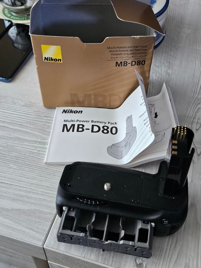 Nikon MB-D80 grip met batterijen houder en boekje en doosje, Ophalen, Zo goed als nieuw