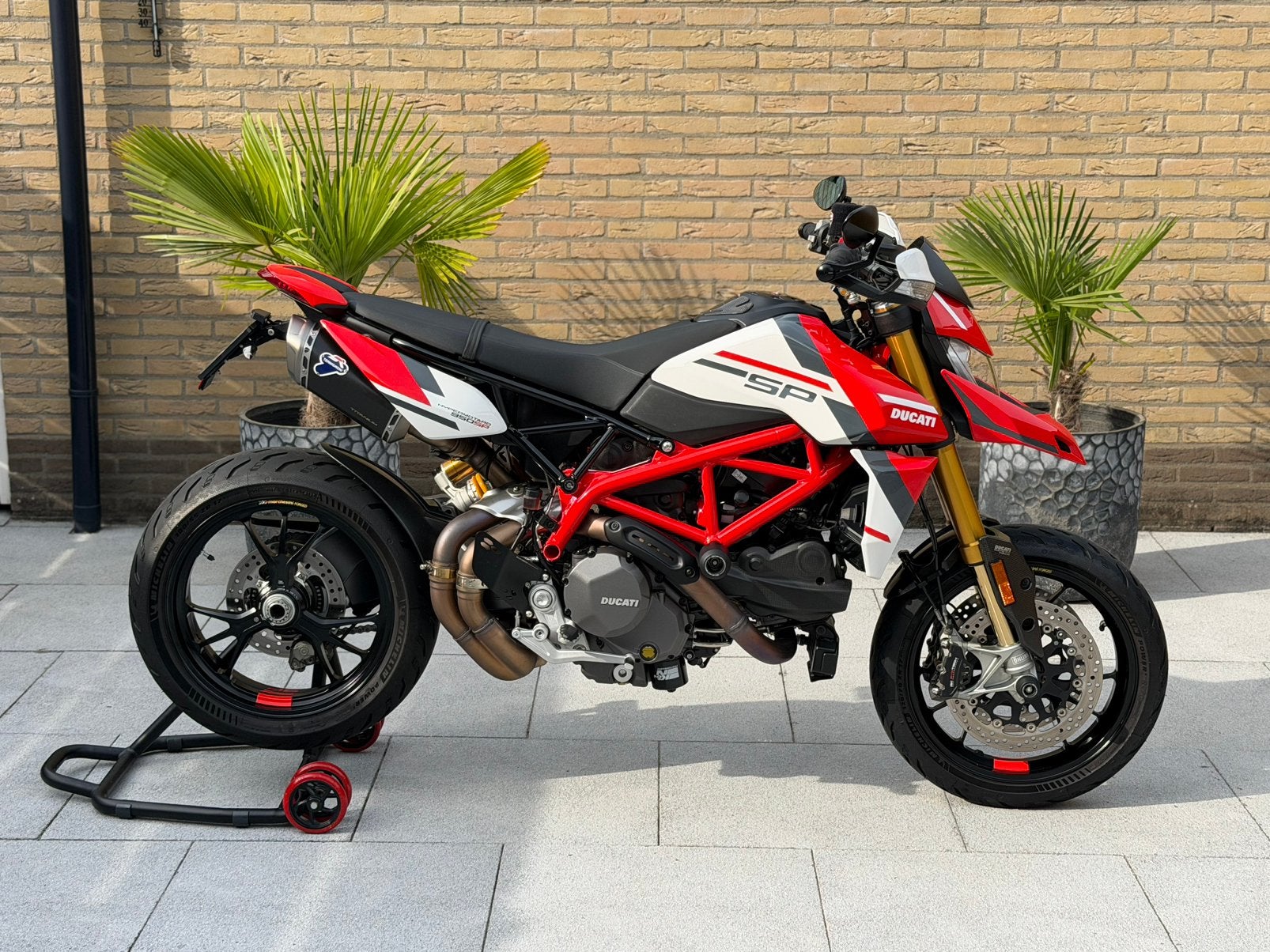 Te koop Ducati Hypermotard 950 SP, 2 cilinders, Motorrijbewijs A, Traction Control, Gebruikt