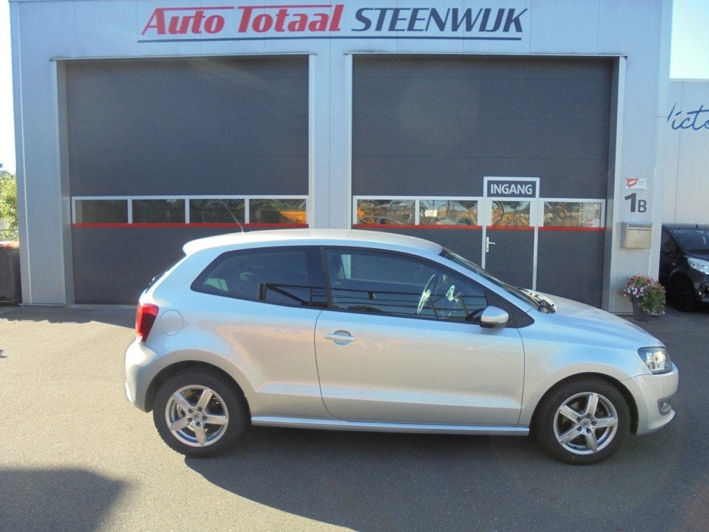 Volkswagen POLO 1.4-16V  TRENDLINE, Voorwielaandrijving, 86 pk, 4 cilinders, Bedrijf
