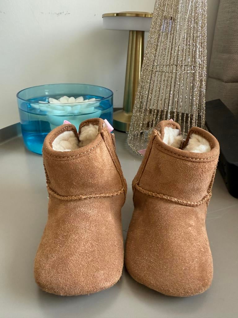 Uggs, Kinderen en Baby's, Ophalen, Zo goed als nieuw, Meisje, Schoentjes