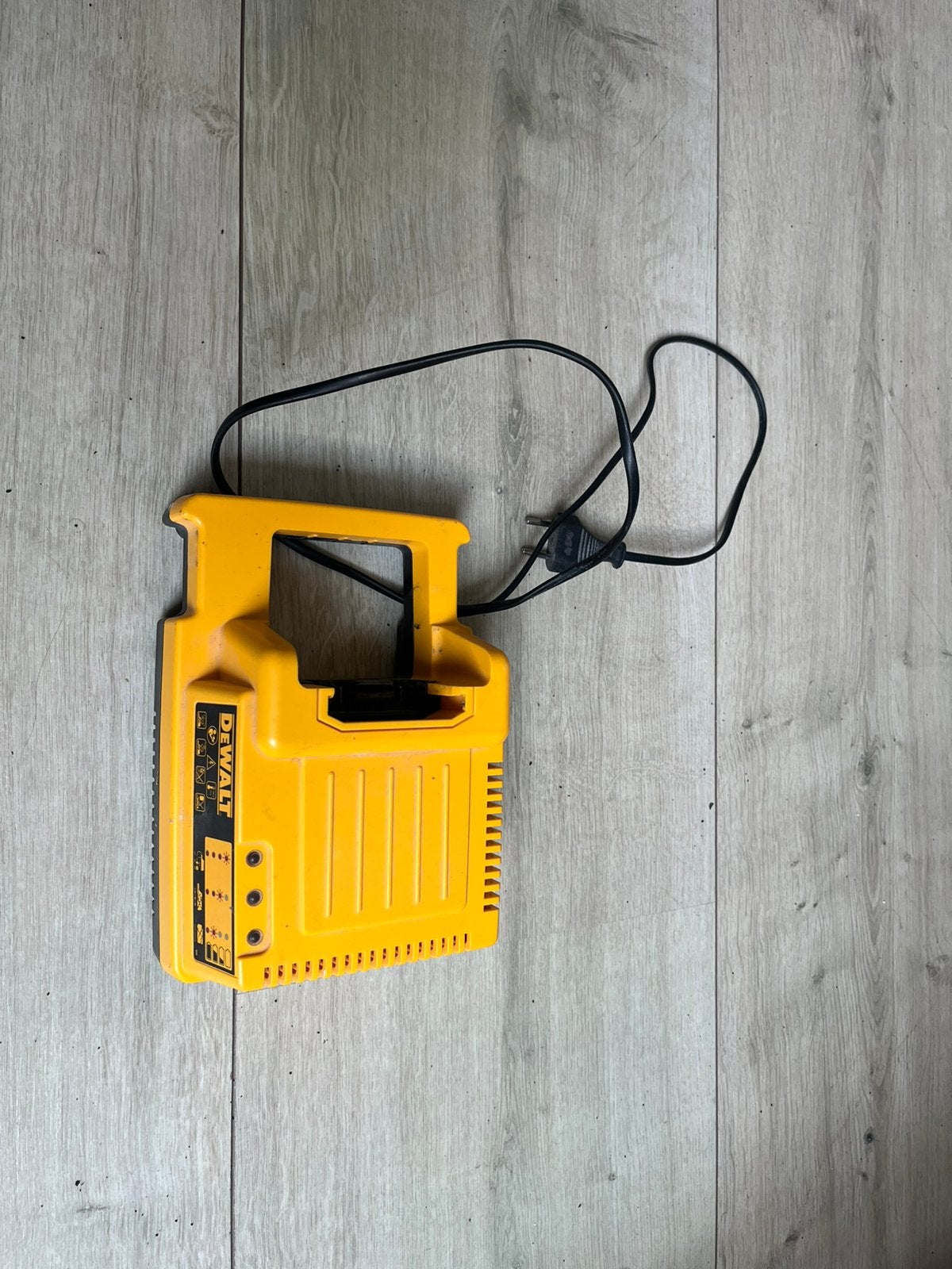 Lader Dewalt 36 V volt 36V, Ophalen of Verzenden
