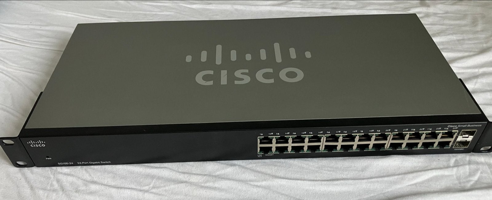 Cisco SG100-24 v2 24-poorts Gigabit Switch, Ophalen of Verzenden, Zo goed als nieuw