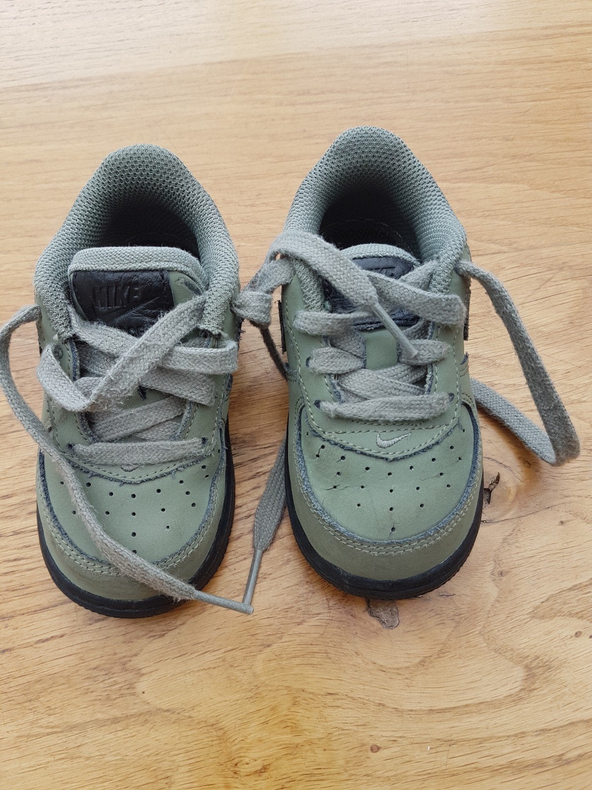 Nike Air Force 1 baby sneakers - maat 22, Gebruikt, Jongen of Meisje, Schoenen, Ophalen of Verzenden