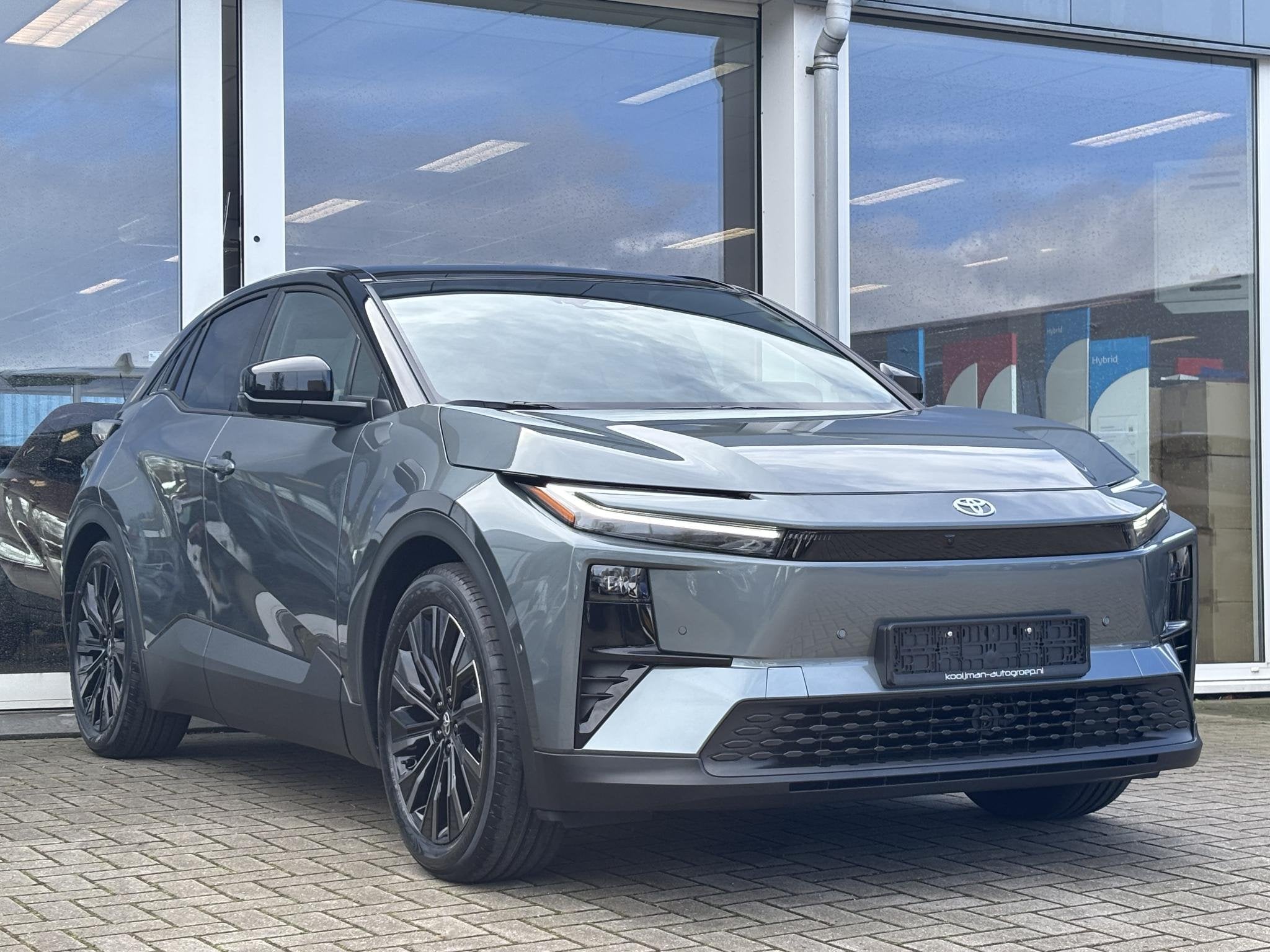 Toyota C-HR+ Executive AWD 77 kWh Prijs incl inruilpremie, Auto's, Toyota, Automaat, Overige kleuren, 507 km, 1985 kg