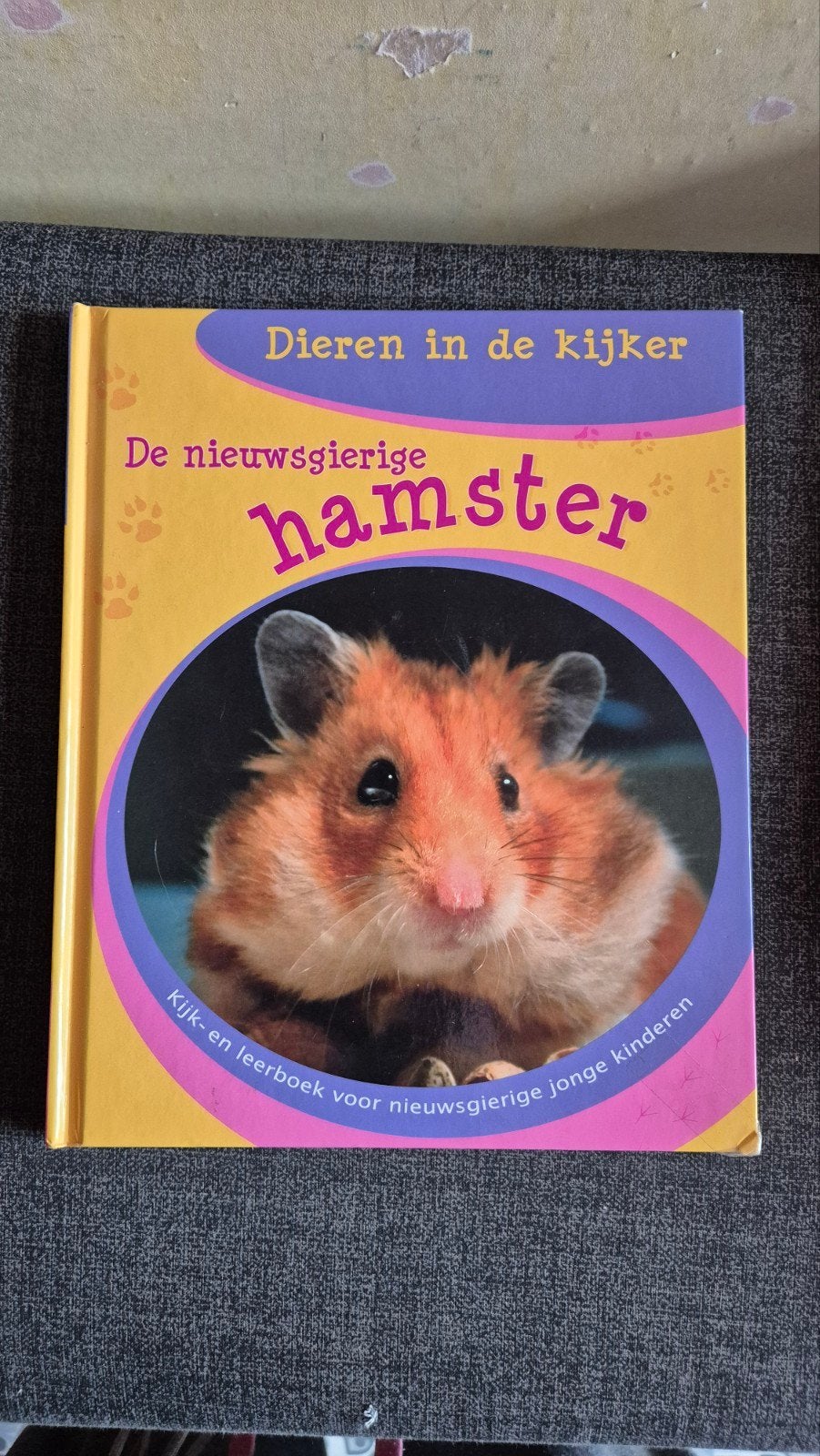 De nieuwsgierige hamster - Dieren in de kijker, Boeken, Ophalen of Verzenden, Zo goed als nieuw, Konijnen of Knaagdieren