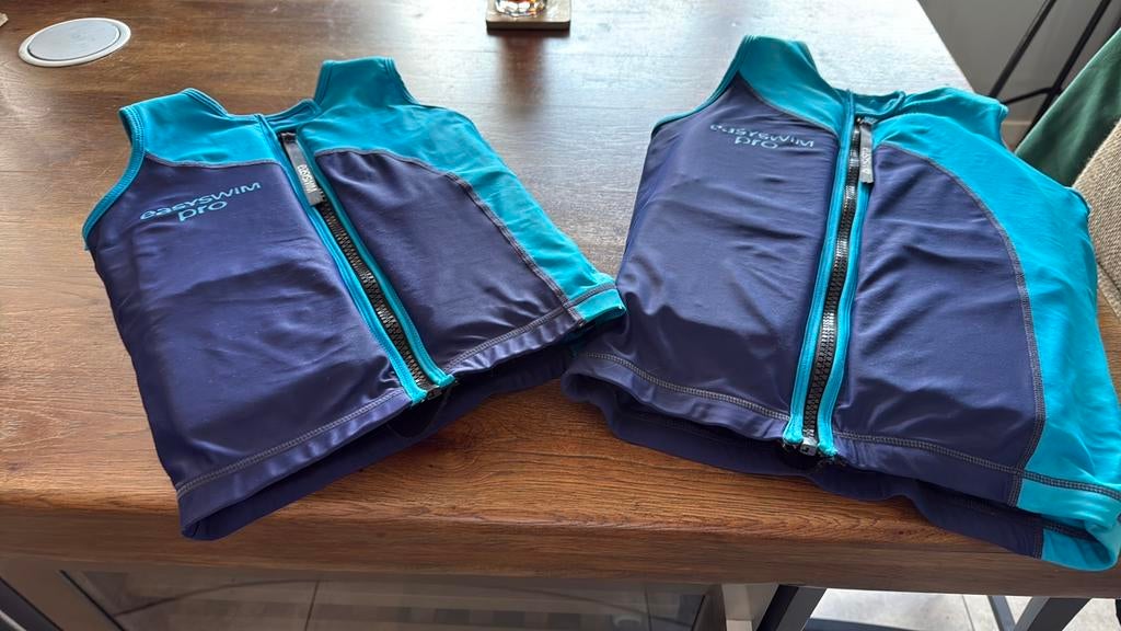 2 zwemvestjes voor kinderen maat XL en XXL, Jongen of Meisje, One size, Ophalen of Verzenden, Zo goed als nieuw