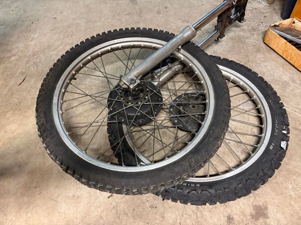 Oude Honda offroad voorvork met 23” wielen, Motoren, Ophalen, Gebruikt