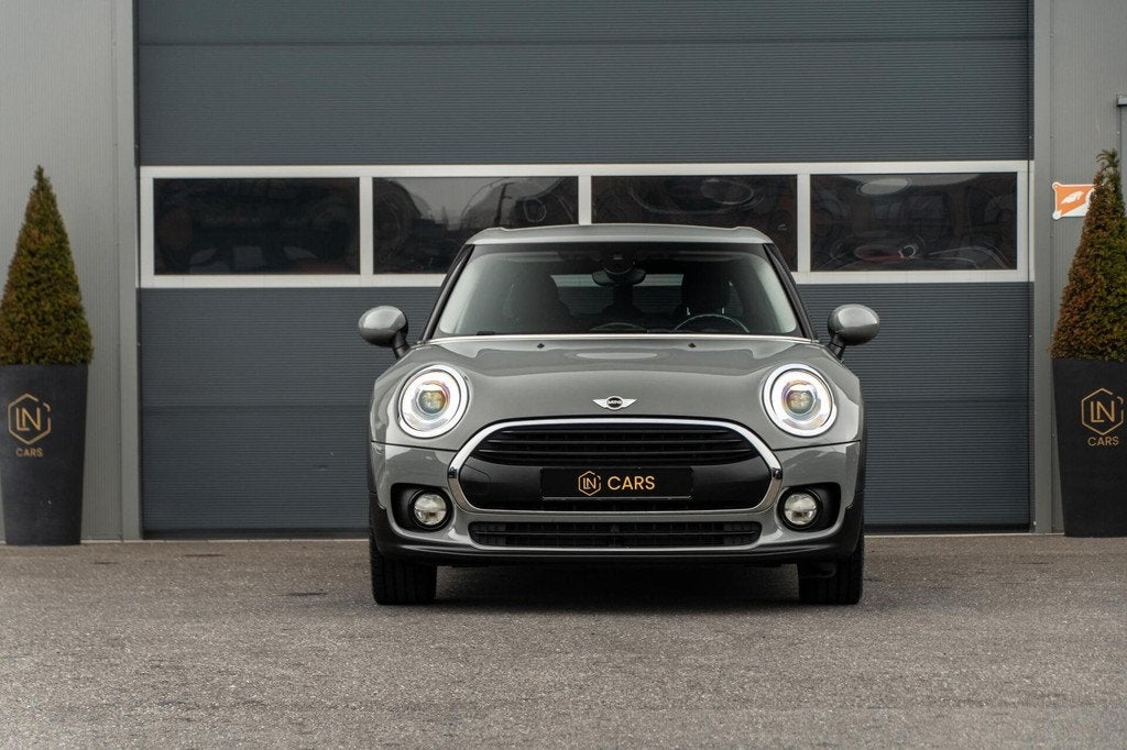Mini Clubman 1.5 One Chili Serious Business | MOONWALK GREY, Auto's, Voorwielaandrijving, Stof, Gebruikt, Met garantie (alle)