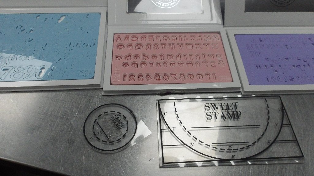 sweet stamp letter/cijfer sets met pick up pads voor fondant, Ophalen of Verzenden, Zo goed als nieuw, Cupcakes, Versiering