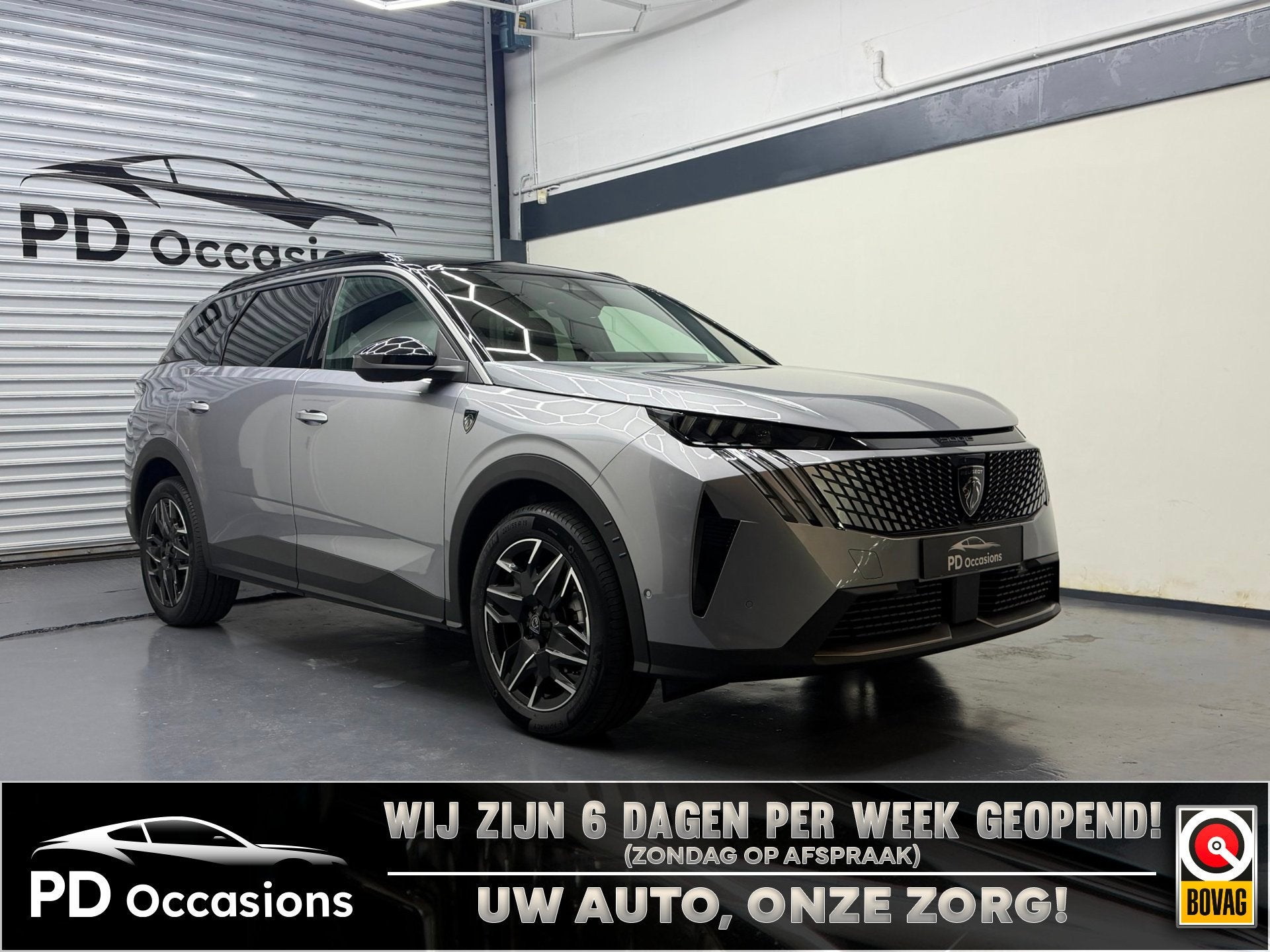 Peugeot 5008 1.2 Hybrid 145 GT Executive - 7P - Demo - Massa, Auto's, Zwart, 1199 cc, 7 stoelen, Origineel Nederlands