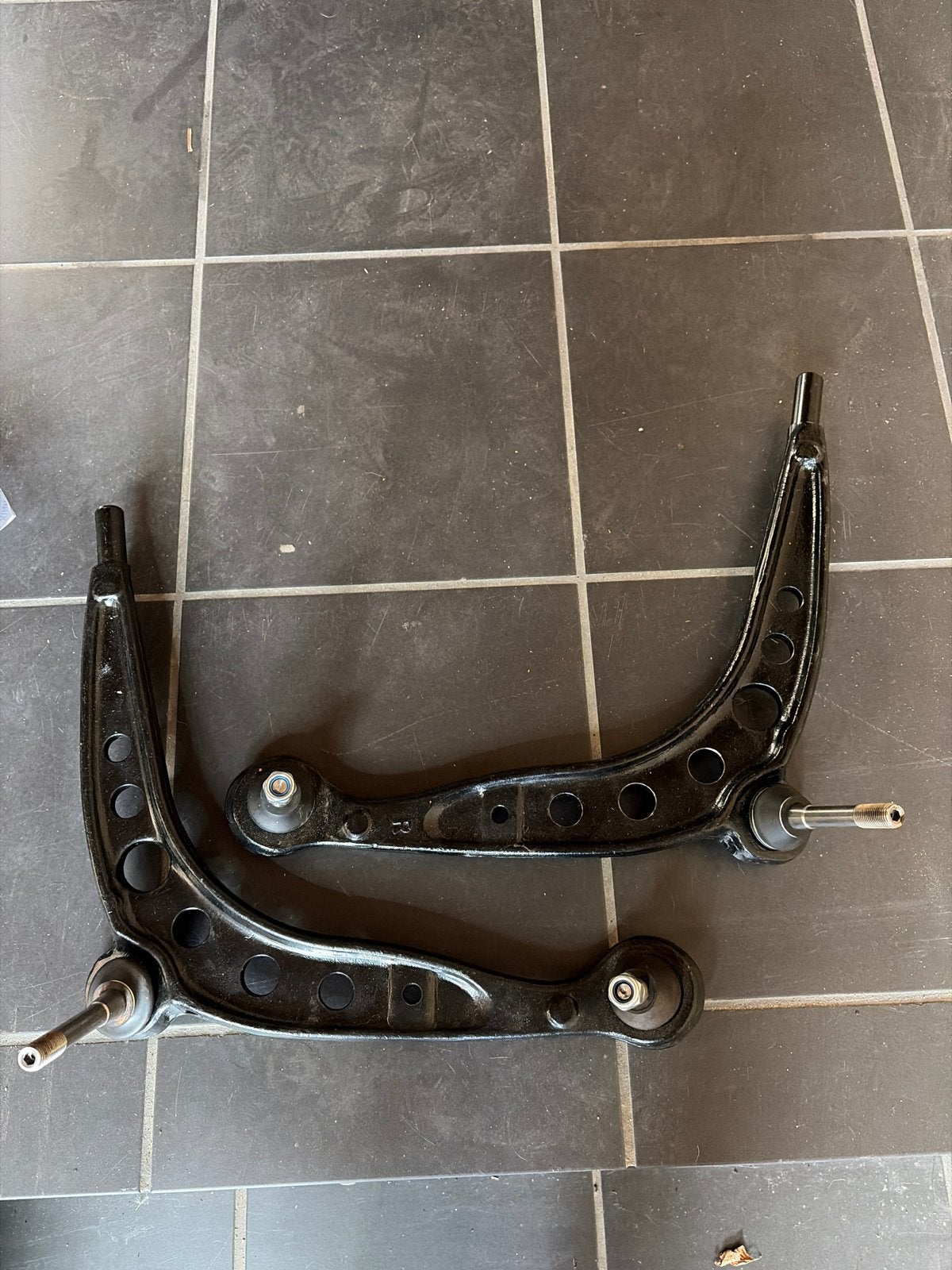 BMW E30 325i Draagarmen Voor L+R met Fuseekogels, Ophalen, Nieuw, BMW