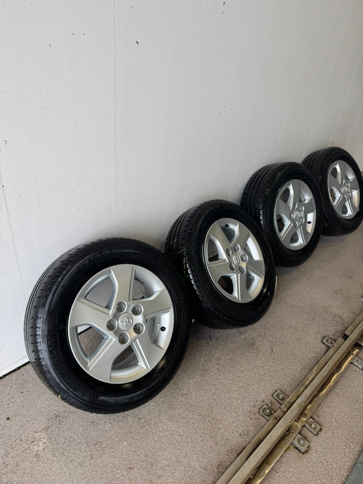Orginele Toyota Auris velgen., Auto-onderdelen, Ophalen, Gebruikt, 15 inch, Velg(en)