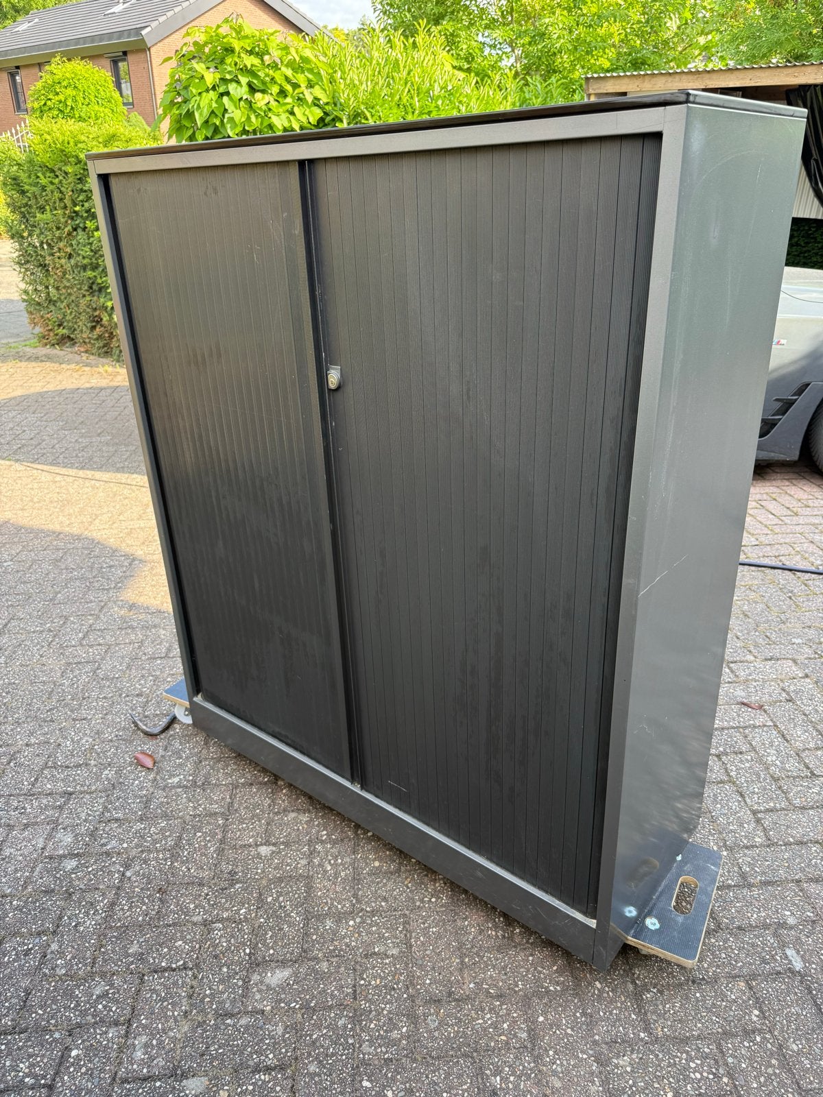 Ahrend roldeurkast - Hoog 137, Breed 120, Diep 45, Ophalen, Gebruikt, 100 tot 150 cm, Meerdere deuren