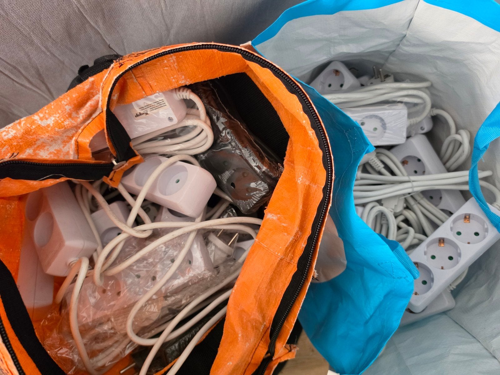 vandaag €2,- ps.   stekkerdozen/verlengkabels, Ophalen of Verzenden, Zo goed als nieuw, Kabel of Snoer