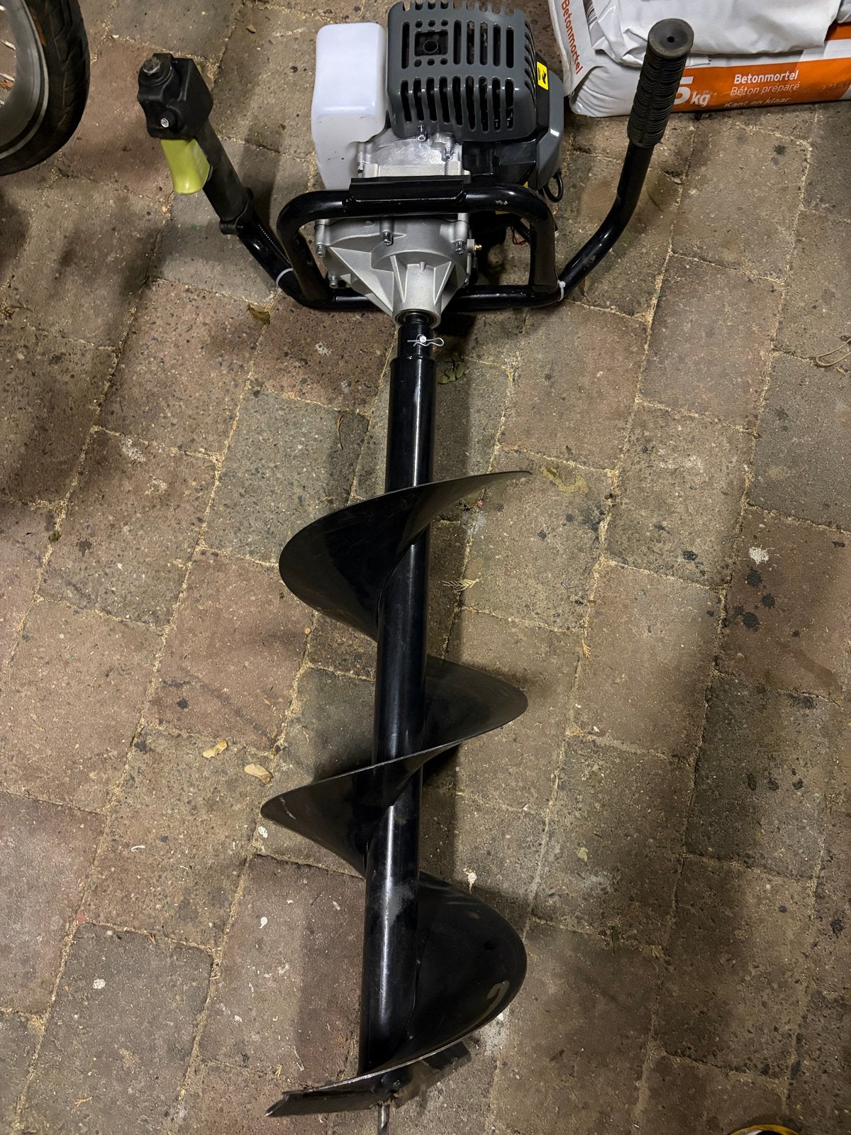 Grondboor benzine met verlengstuk, diameter 25cm, Ophalen, Zo goed als nieuw, Grondboor