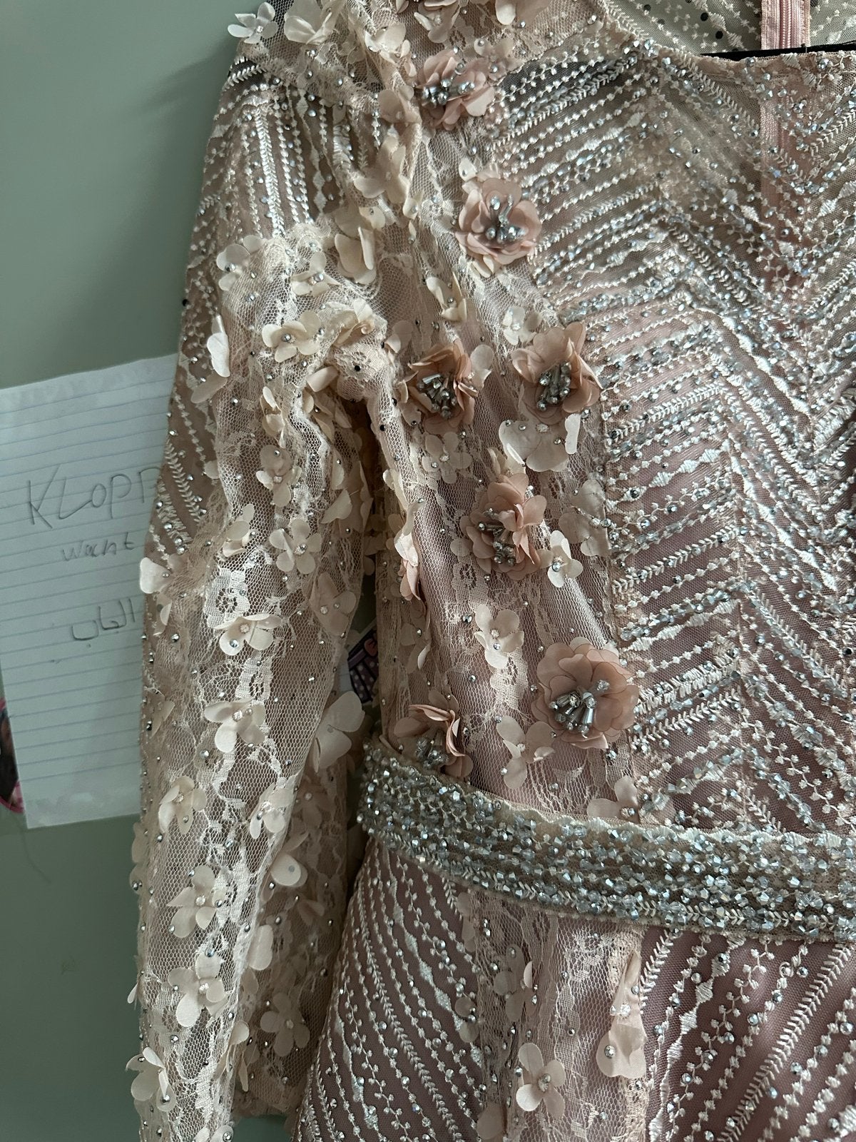 Elegante Roze Cocktailjurk met Bloemen en Pailletten, Kleding | Dames, Gelegenheidskleding, Maat 38/40 (M), Cocktailjurk, Ophalen of Verzenden