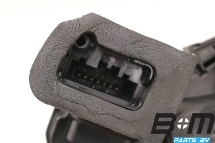 Portierslot linksvoor VW Golf 7 5drs RHD 5K2837015D, Gebruikt