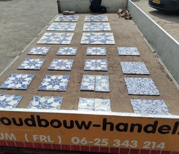 Aardewerk Tegels GEZOCHT Oude wand tegel Delfts blauw witje, Ophalen of Verzenden