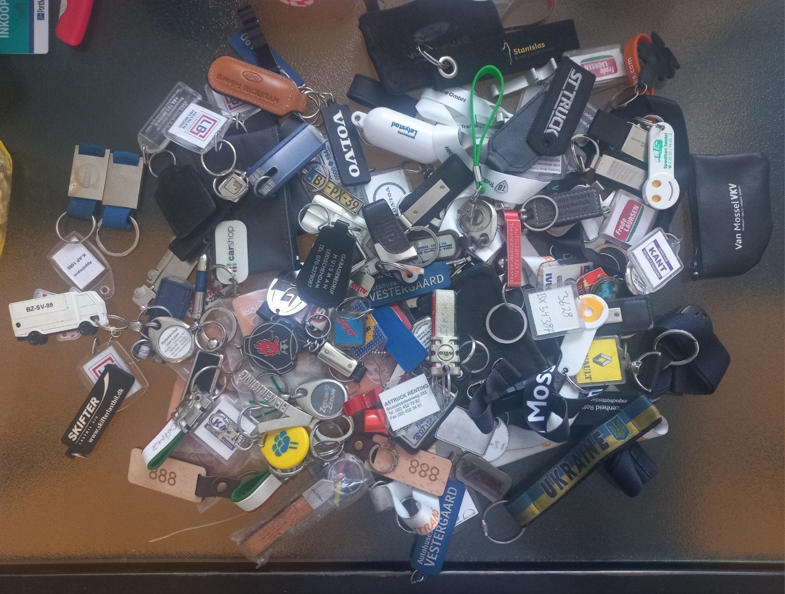 Partij reclame sleutelhangers, Verzamelen, Sleutelhangers, Ophalen, Zo goed als nieuw, Merk