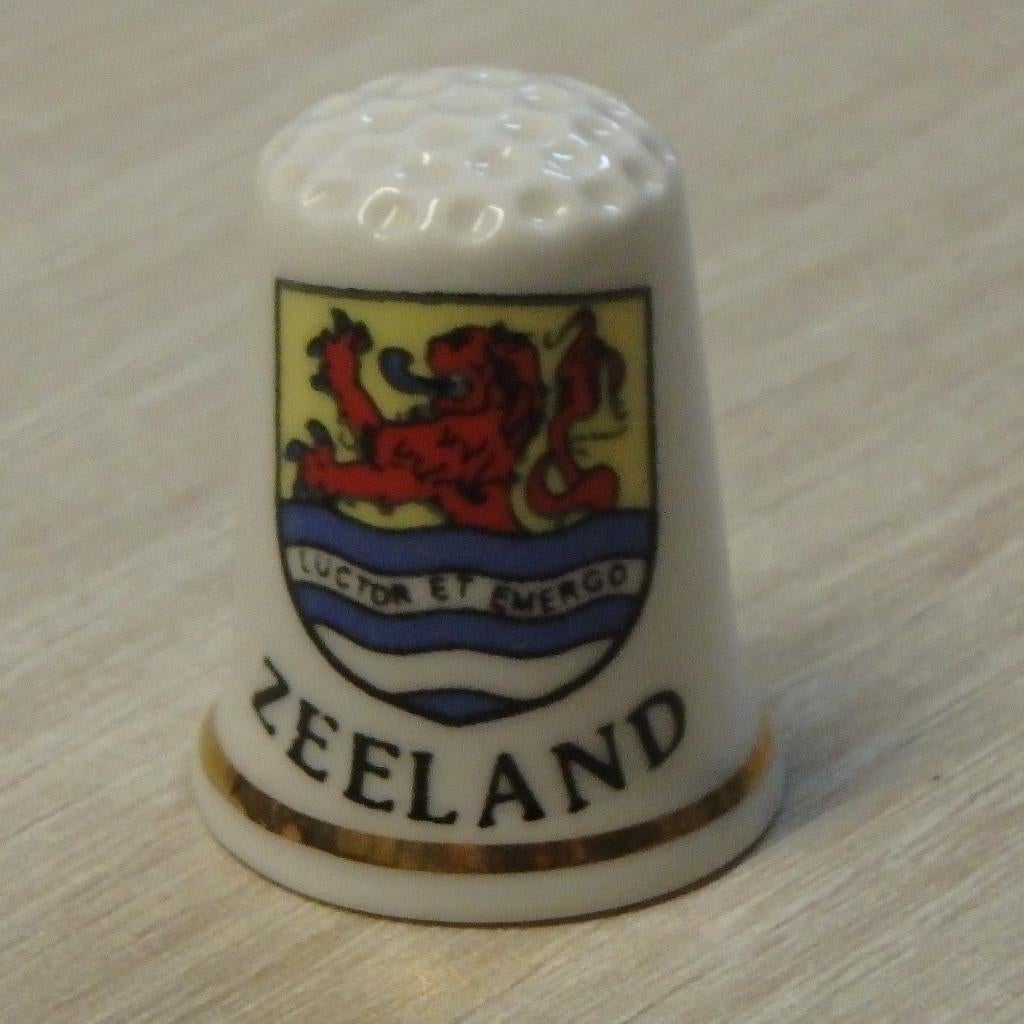 vingerhoedjes zeeland, Ophalen of Verzenden, Zo goed als nieuw
