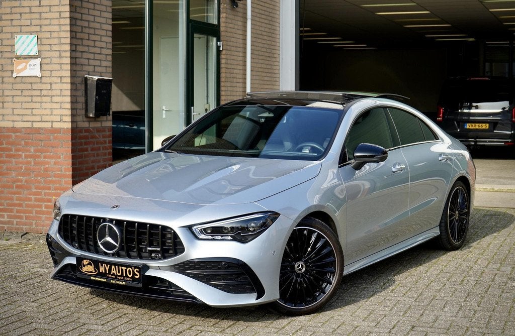Mercedes-Benz CLA-klasse 180 AMG Line Plus Full Options|Pano, Auto's, CLA, 136 pk, Gebruikt, Euro 6