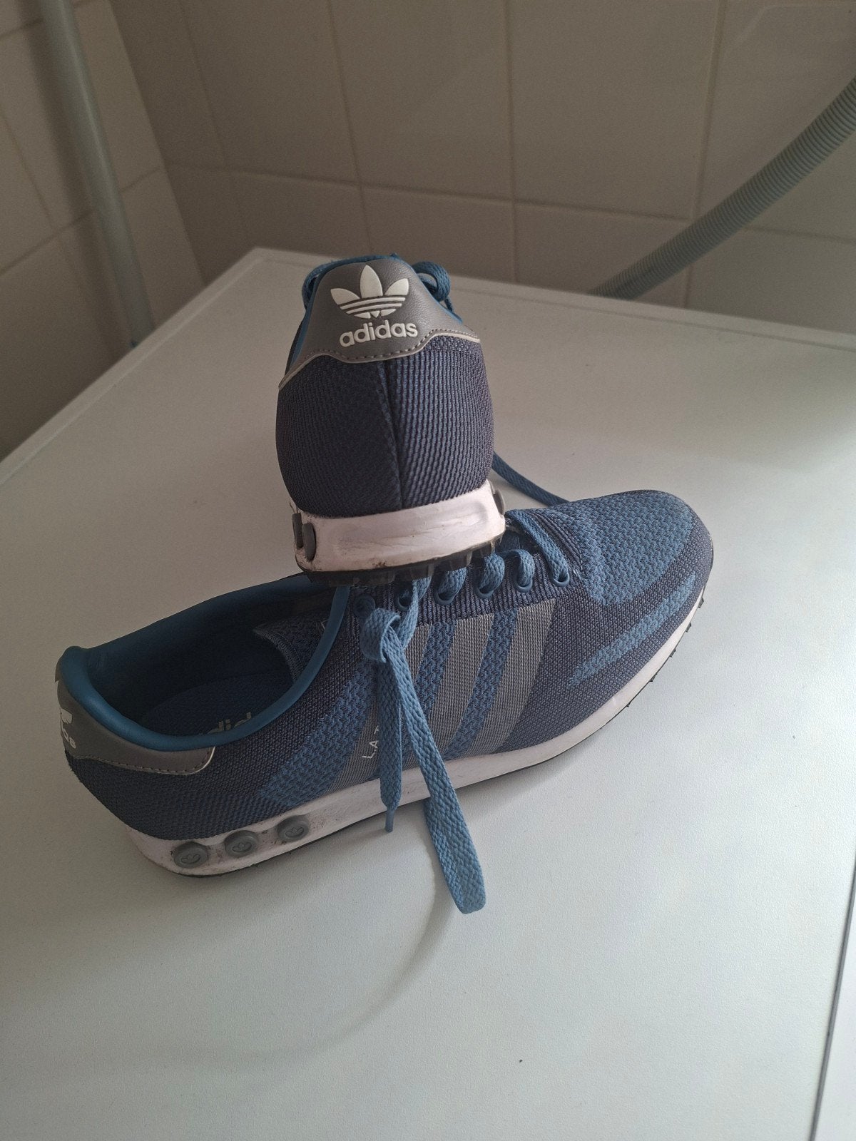 La trainer maat 42 zgan, Verzenden, Zo goed als nieuw