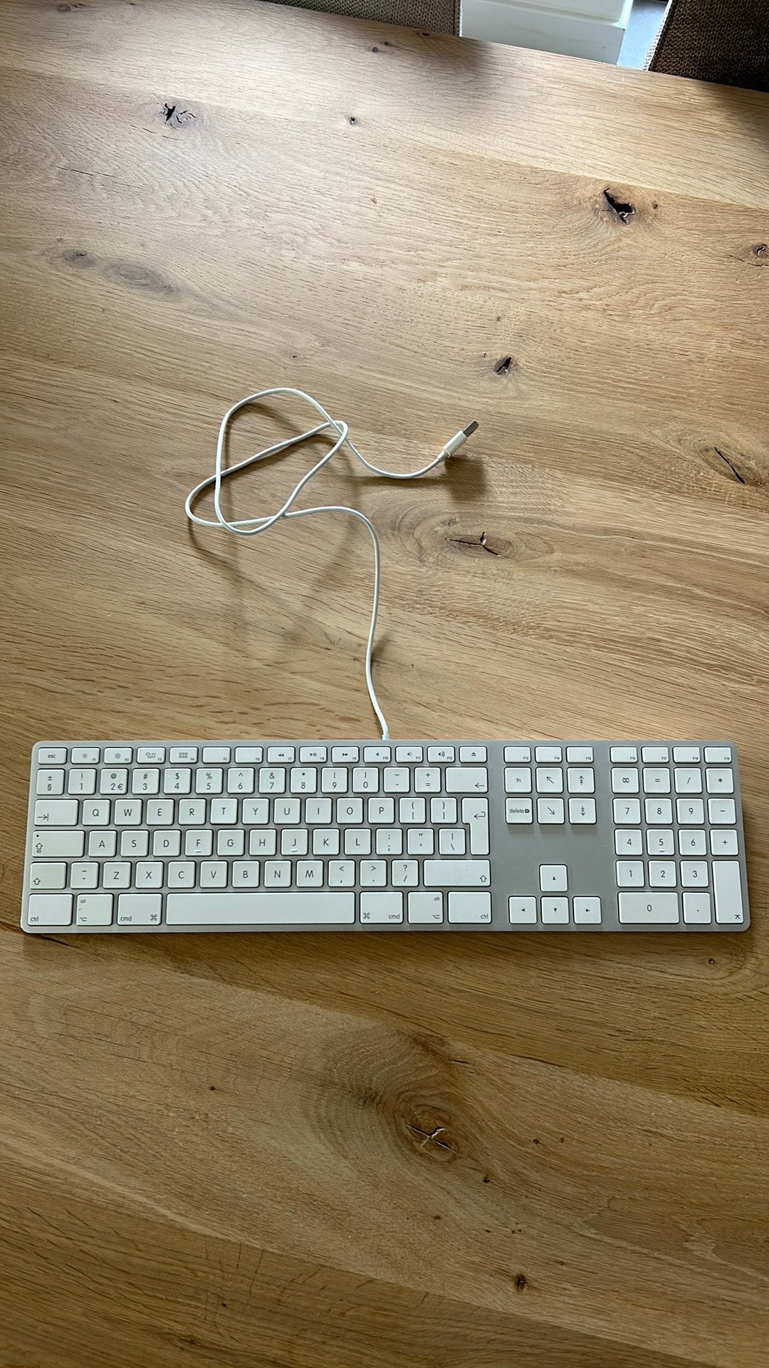 Apple USB Toetsenbord - Bedraad met Numeriek Gedeelte, Computers en Software, Gebruikt, Ophalen of Verzenden, Qwerty, Numeriek gedeelte