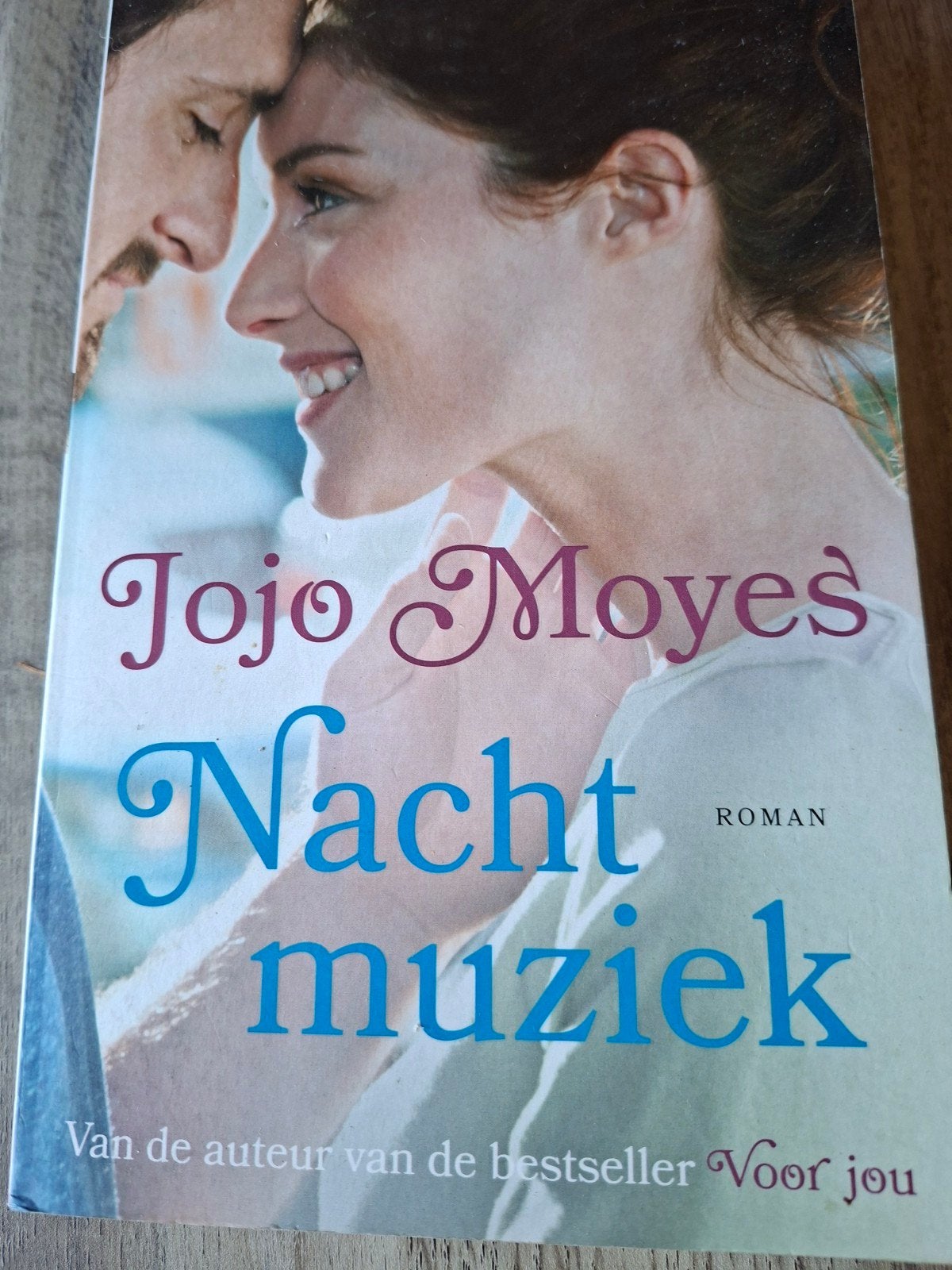 Nachtmuziek - Jojo Moyes - Roman, Ophalen of Verzenden, Gelezen, Jojo Moyes, Nederland