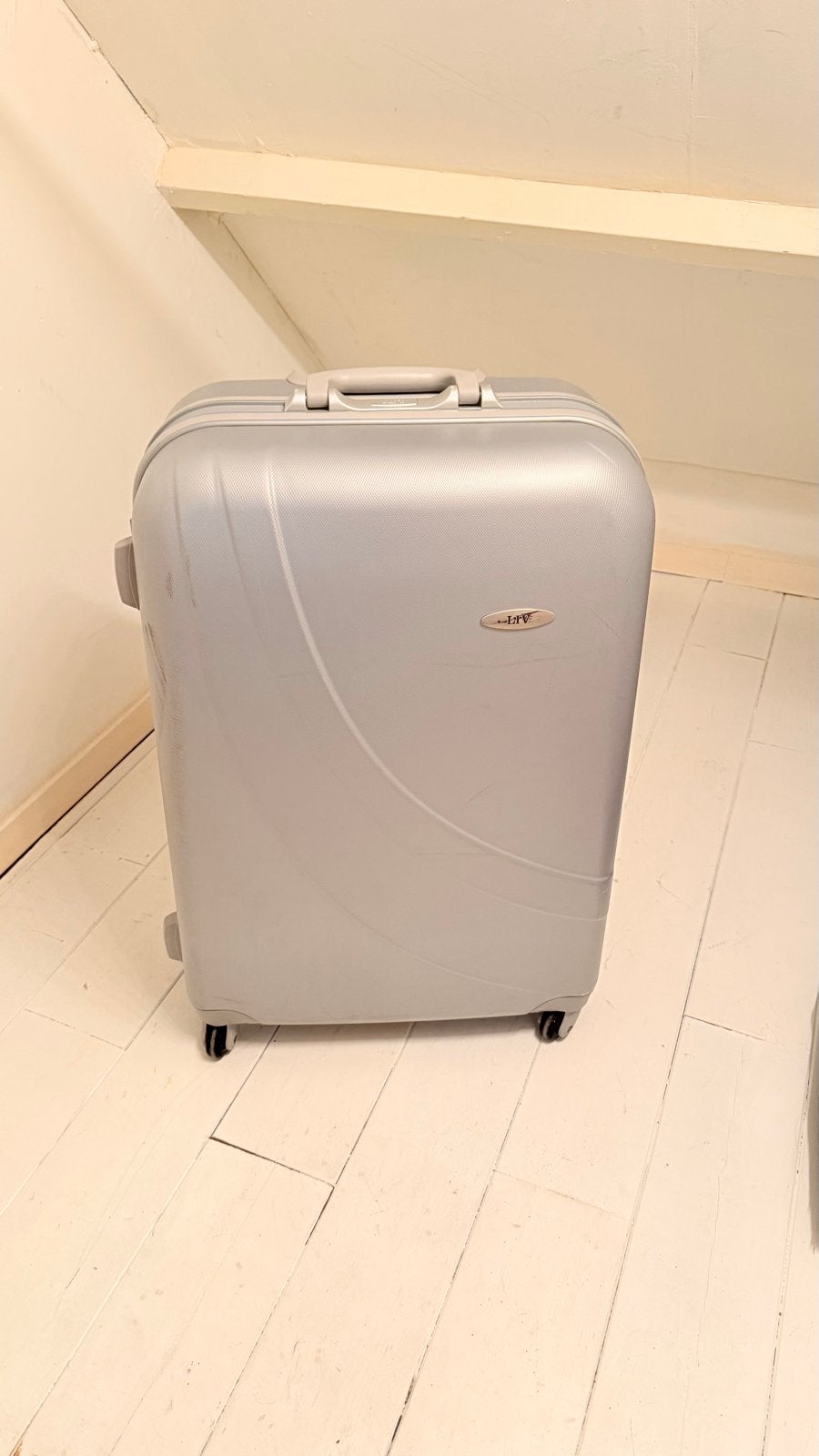 LIV Grote Koffer - Harde Schaal met Wieltjes, Sieraden, Tassen en Uiterlijk, Koffers, Gebruikt, Hard kunststof, 45 tot 55 cm, Ophalen of Verzenden