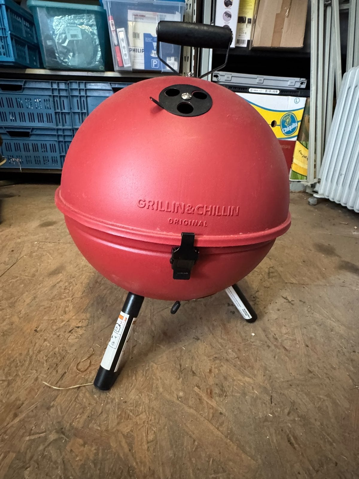 Grill & Chillin BBQ - Compacte Rode Barbecue, Ophalen, Zo goed als nieuw
