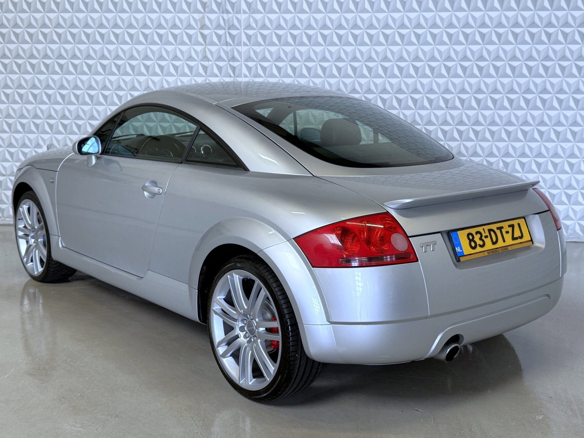 Audi TT 1.8 5V Turbo Airco/Leder/STOER/19"LMV (2000), Auto's, TT, Gebruikt, Zwart, 4 cilinders