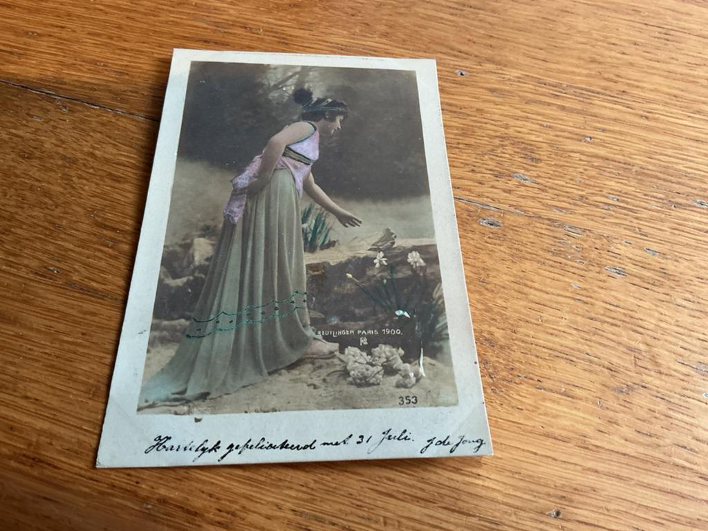 H119 vrouw, Ophalen of Verzenden, Voor 1920, Overige thema's