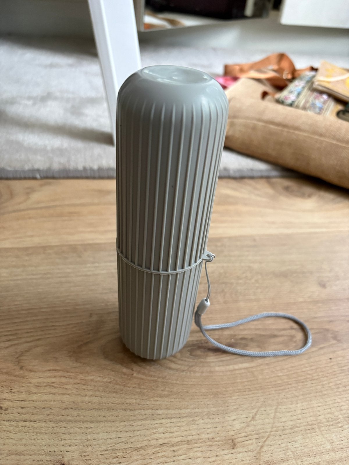 Handig Tandenborstelbakje - Ideaal voor Reizen, 30 cm of meer, Minder dan 35 cm, Ophalen of Verzenden, Zo goed als nieuw