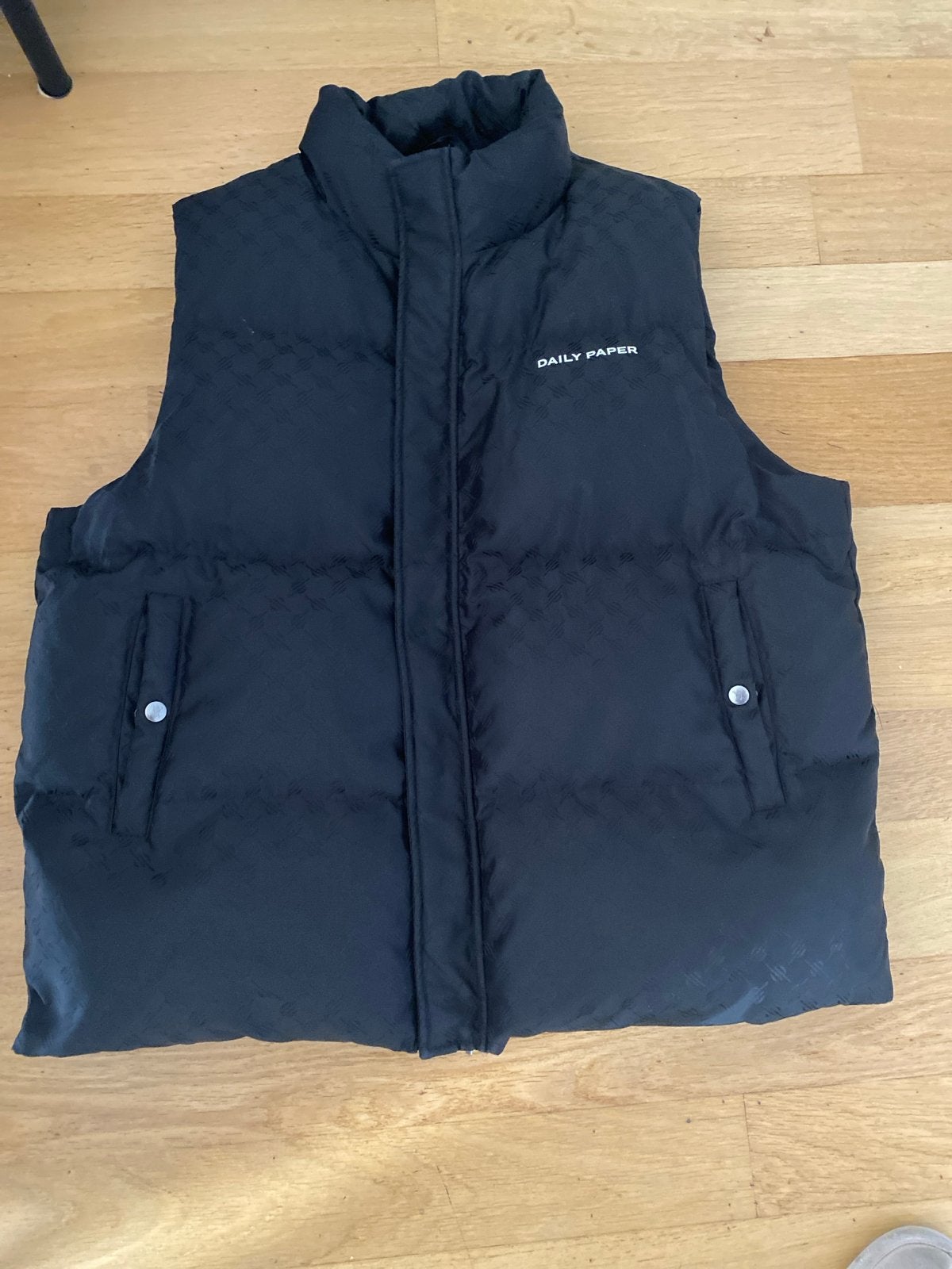 Daily Paper Bodywarmer Zwart - Maat XL, Ophalen of Verzenden, Zo goed als nieuw, Maat 56/58 (XL), Zwart
