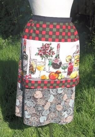 Ouderwets cocktail schort met aparte print !, Carnaval, ., Maat 42/44 (L), Ophalen of Verzenden