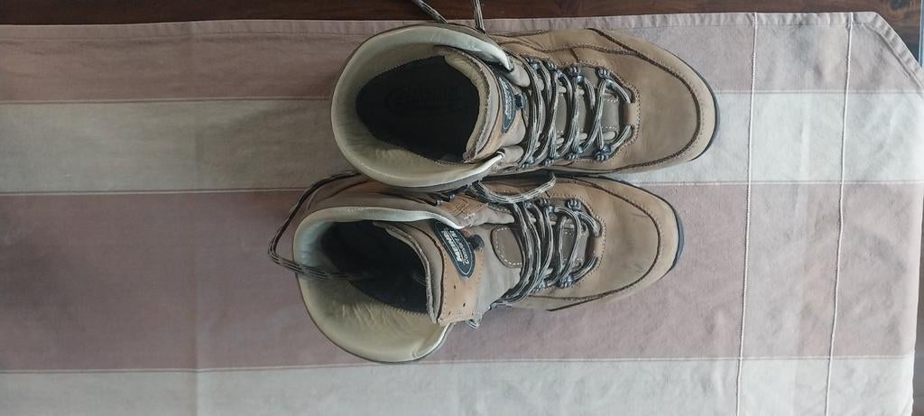 Wandel schoenen, Ophalen, Schoenen
