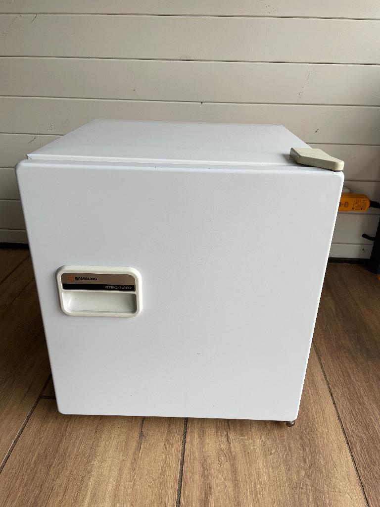 mini koelkast, Ophalen, Minder dan 85 cm, Met vriesvak, Minder dan 75 liter