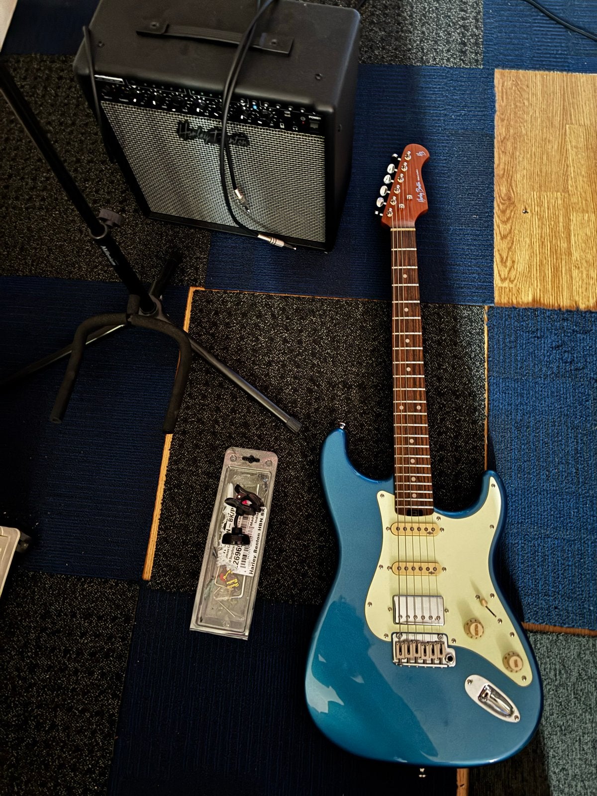 Gitaar set: gitaar, AMP, standaard en accessoires, Muziek en Instrumenten, Overige merken, Met versterker, Ophalen of Verzenden