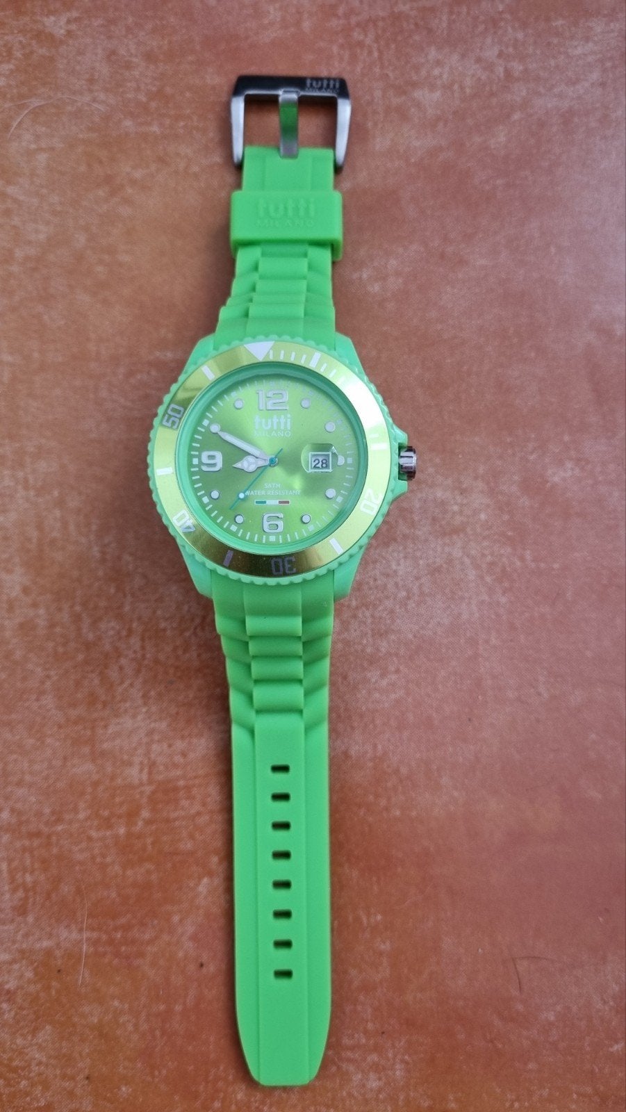 Tutti Milano Horloge  Gifgroen Nieuwstaat, Ophalen of Verzenden, Zo goed als nieuw, Kunststof, Overige merken