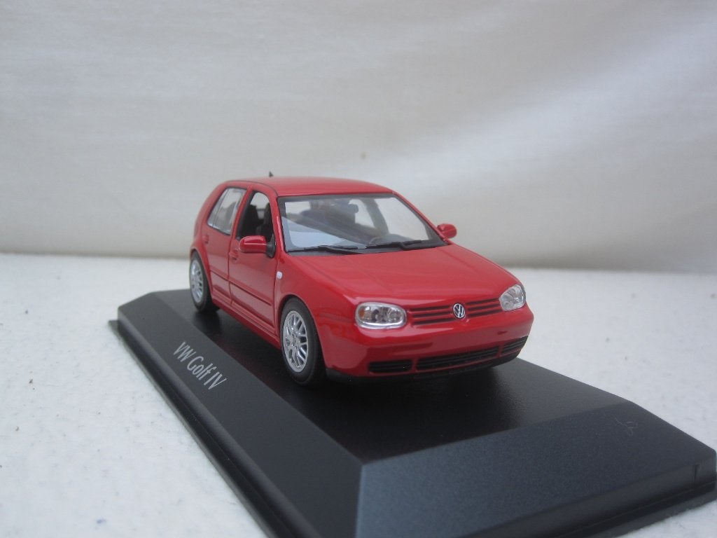 VW Golf IV GTi 1999 rood 1:43 Maxichamps, Hobby en Vrije tijd, Modelauto's | 1:43, Ophalen of Verzenden, Nieuw, Auto, MiniChamps