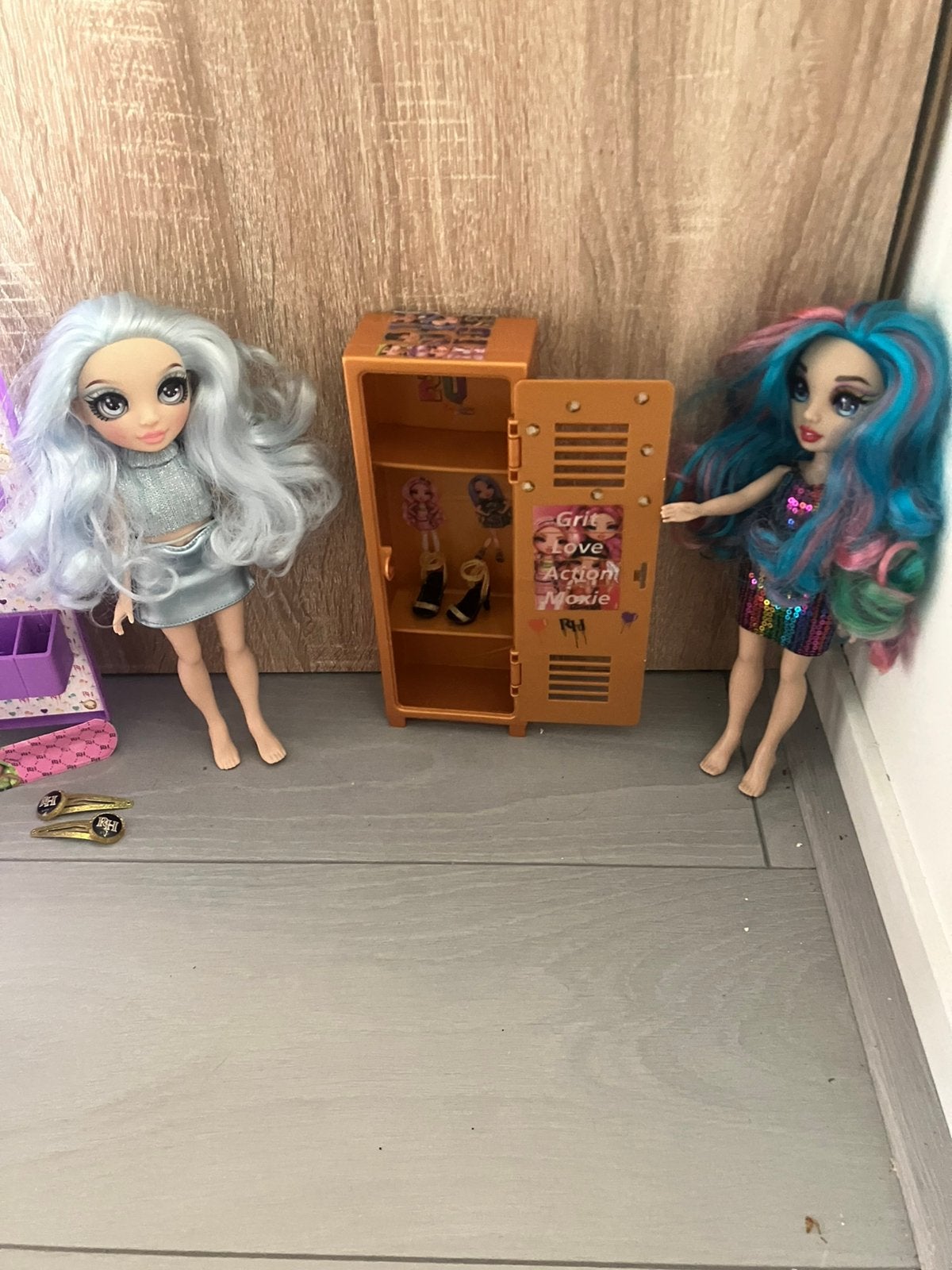Twee rainbow high poppen met kledingkasten, Kinderen en Baby's, Speelgoed | Poppen, Ophalen of Verzenden, Zo goed als nieuw, Overige typen