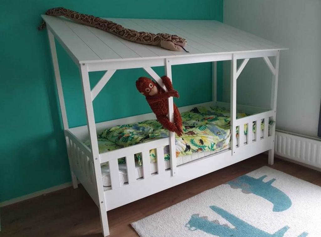 Vipack huisbed wit 90x200 cm, Kinderen en Baby's, Kinderkamer | Bedden, Ophalen, 85 tot 100 cm, Zo goed als nieuw, Lattenbodem